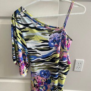 One shoulder multi-pattern tunic top